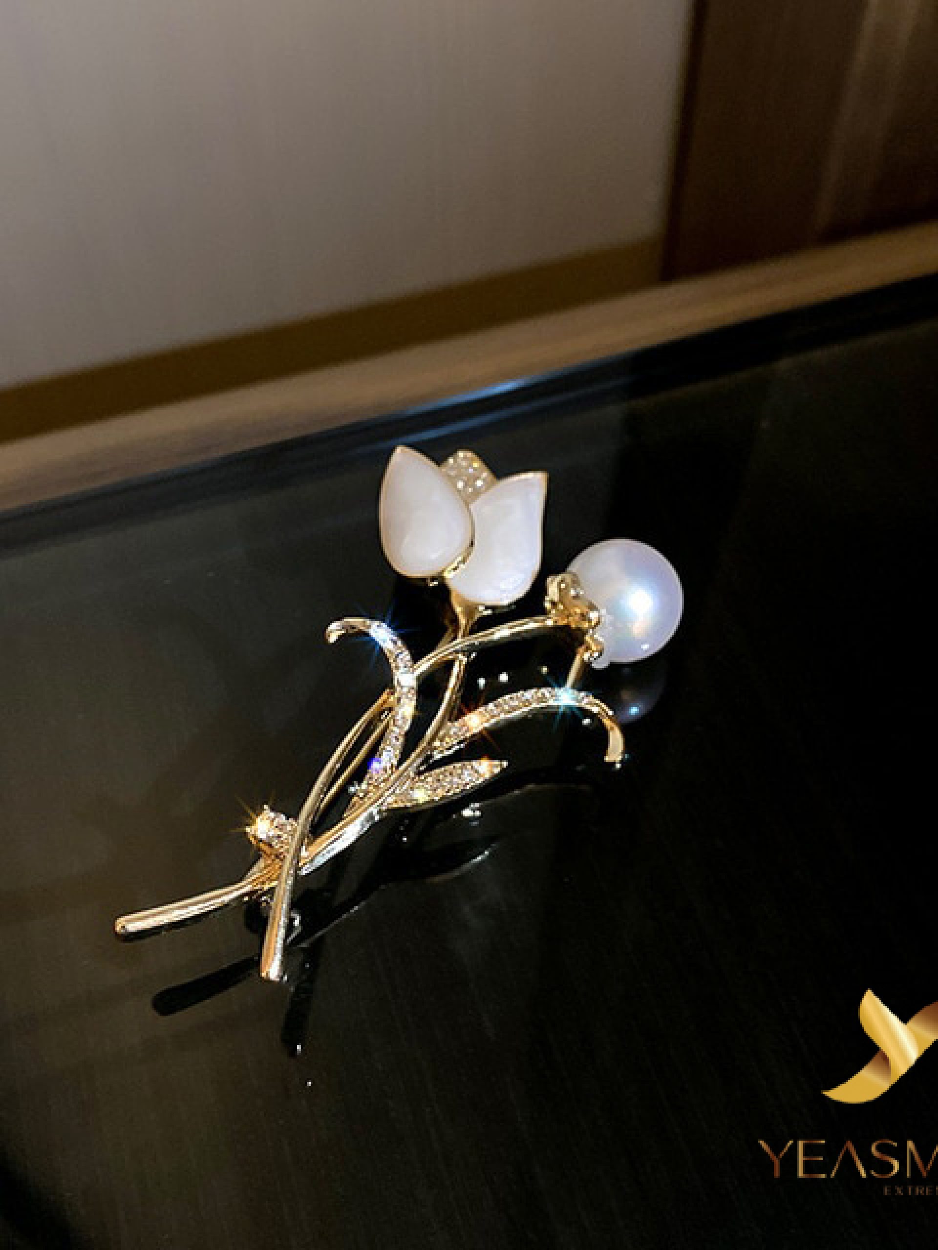 Silver Brooch- Yeasmin's Closet